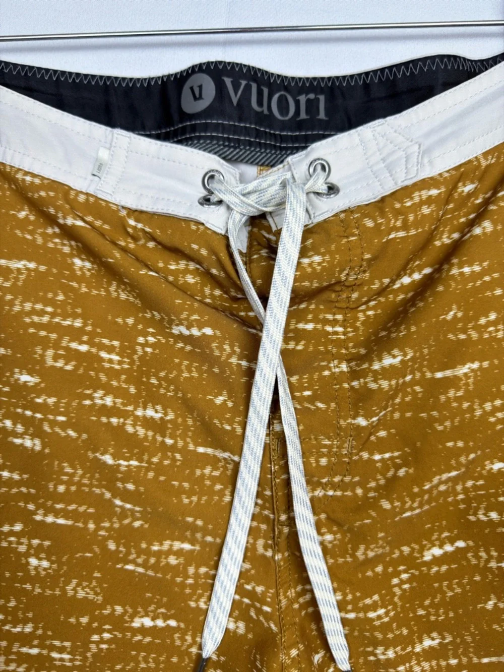 Vuori Board Shorts Size 36 V314
